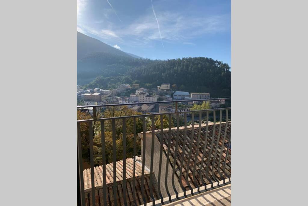 Casa Flea - Holiday Apartment With 2 Bedrooms Gualdo Tadino Exterior foto