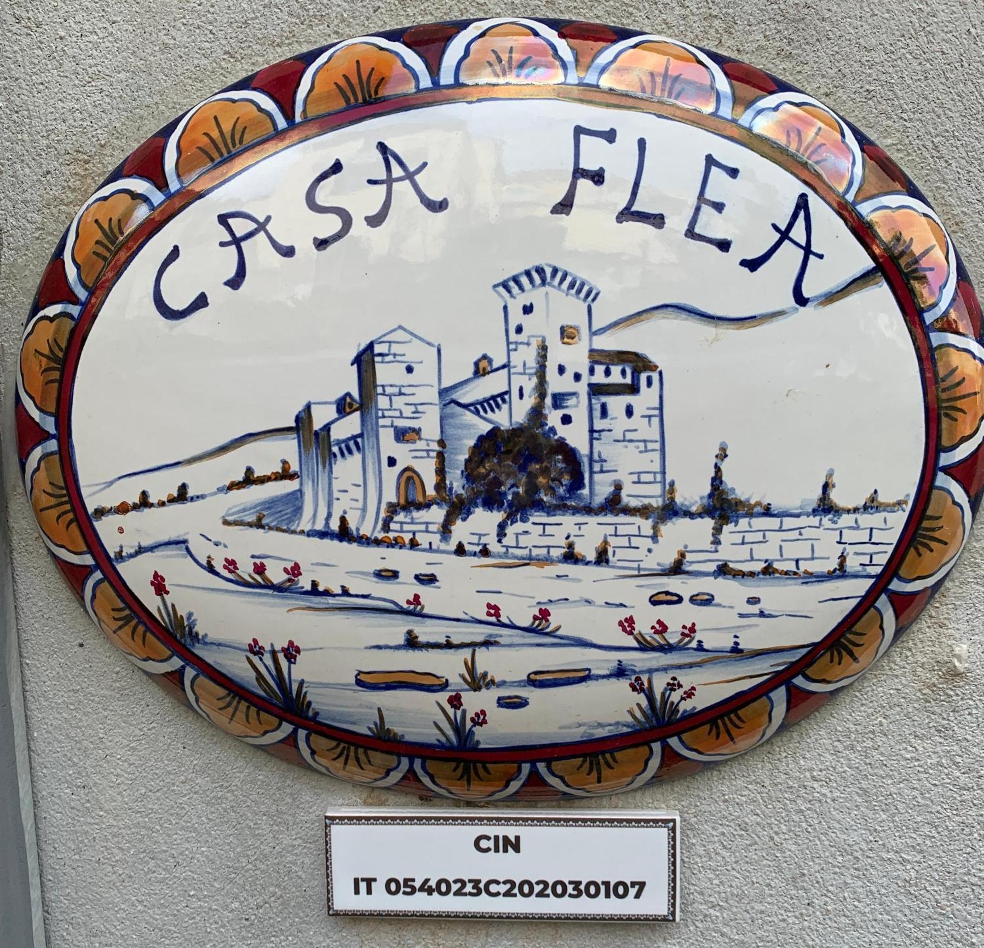 Casa Flea - Holiday Apartment With 2 Bedrooms Gualdo Tadino Exterior foto